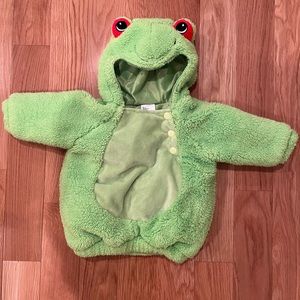 Baby frog costume. Size 0-6 months